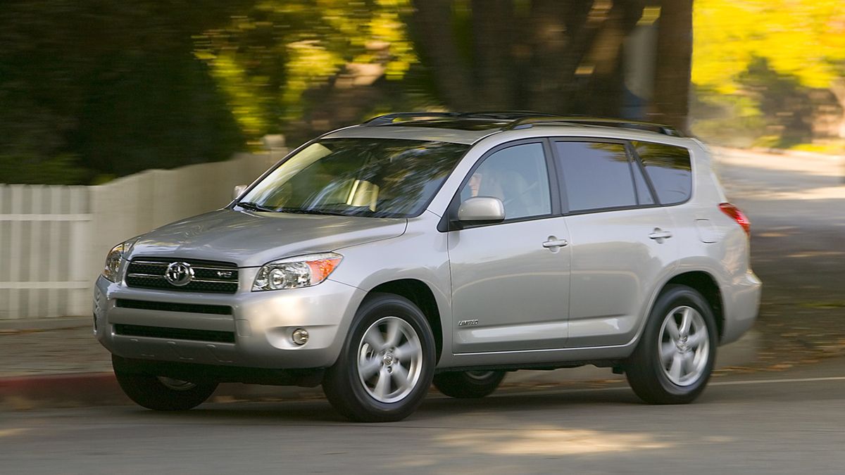 The 2008 Toyota RAV4. - Rent Car Rwanda