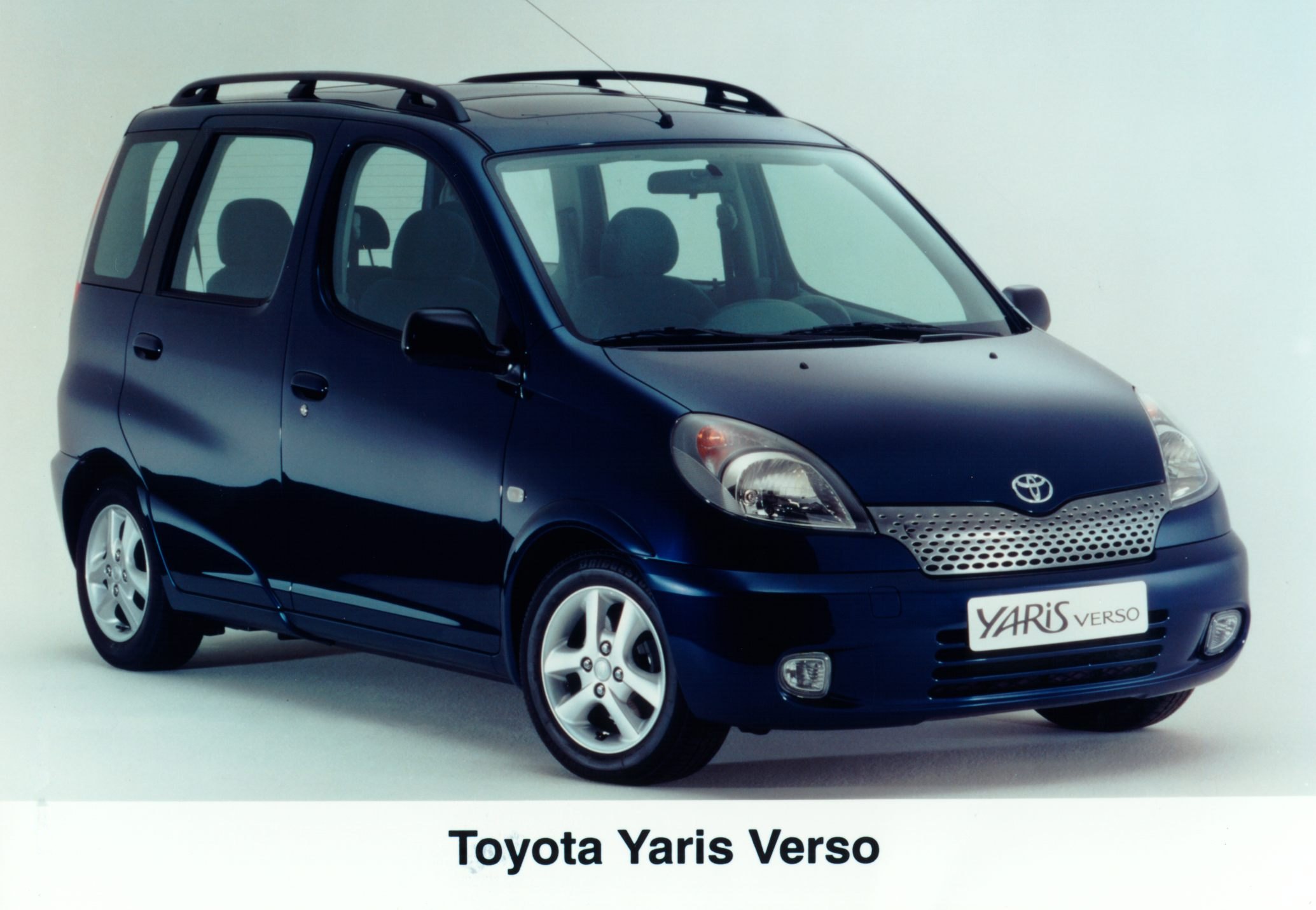THE YARIS VERSO - Rent Car Rwanda
