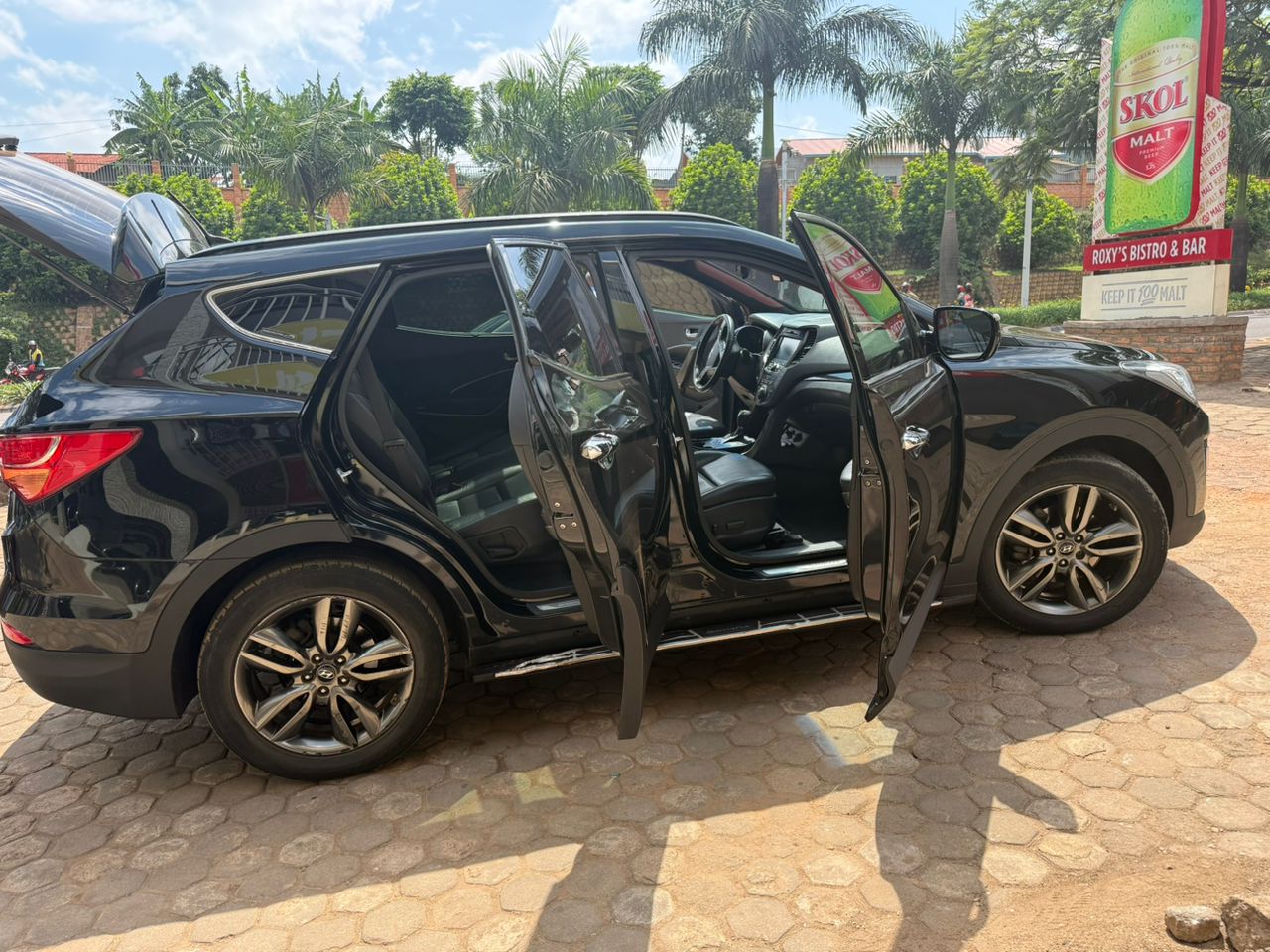 Hyundai santa fe new - Rent Car Rwanda