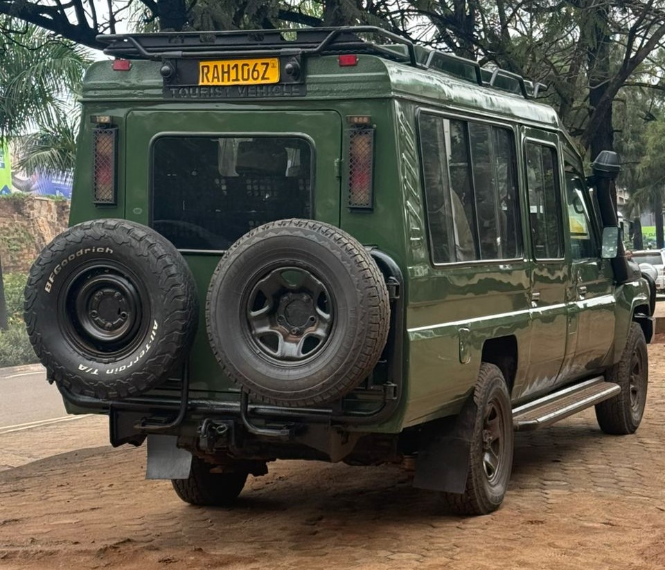 Extended Land Cruiser For Nation Park - Rent Car Rwanda