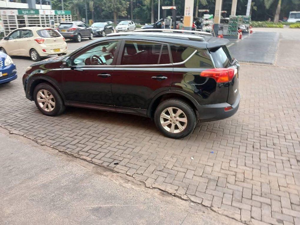 How Much to Rent a Car in Rwanda Per Week 2026?